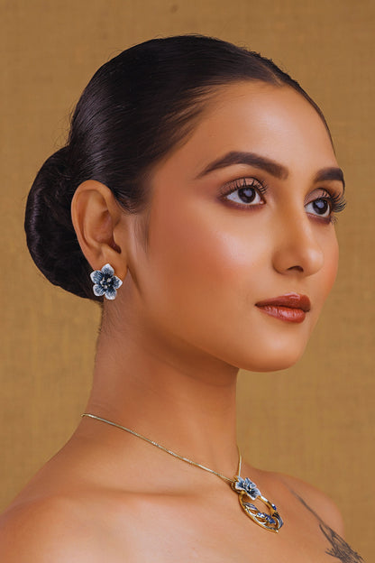 Elegant flower pendant necklace and earrings set for women with blue floral design
